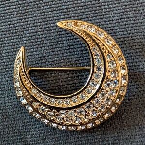 JOAN RIVERS BROOCH SIGNED VINTAGE JEWELRY CRESENT MOON GOLDTONE WHITE RHINESTONE